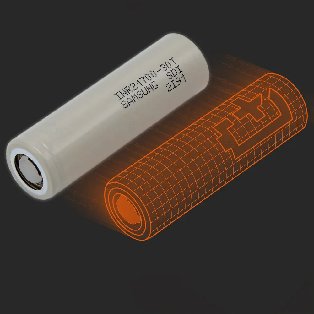 Samsung SDI INR21700-30T: the physical cell next to its Batemo model